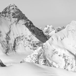 Dent Blanche - Grand Cornier - Photo de sommet de montagne Suisse en noir et blanc dans les Alpes depuis le Val d'Anniviers
