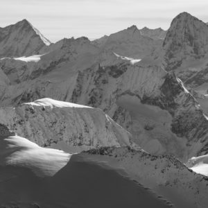 Die Walliser Alpen - Foto Walliser Berge schwarz-weiss -.
