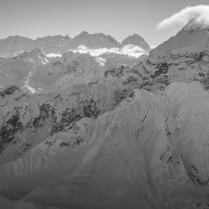 Panoramafoto vom Piz Ela - Berninamassiv schwarz-weiß