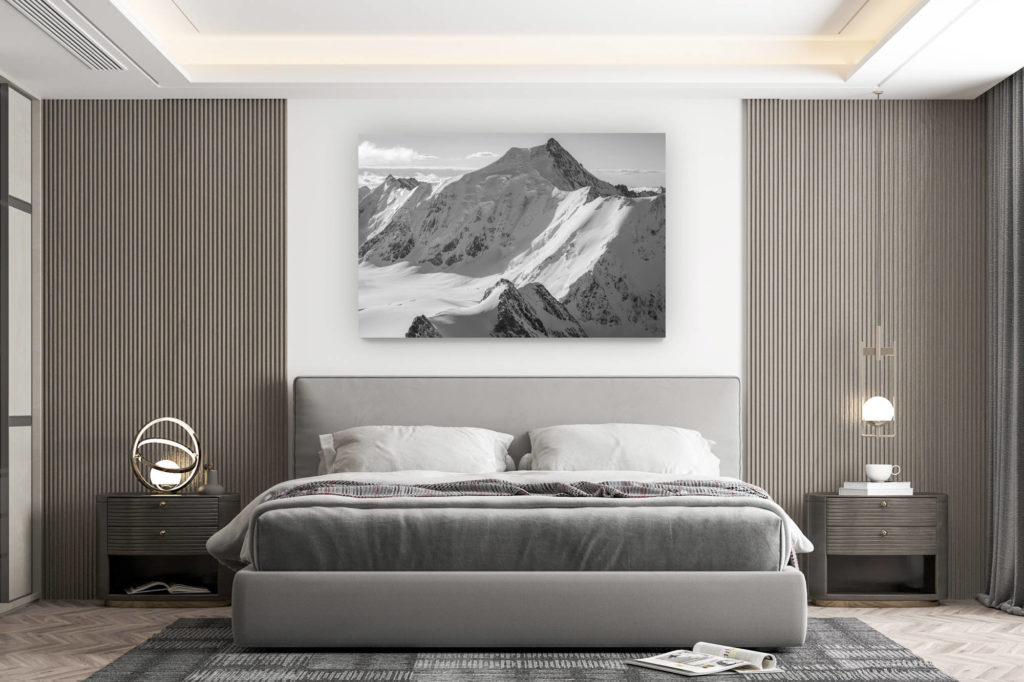 décoration murale chambre design - achat photo de montagne grand format - Aletschhorn - photo de montagne en neige et Randonneurs dans les Alpes Bernoises en Suisse