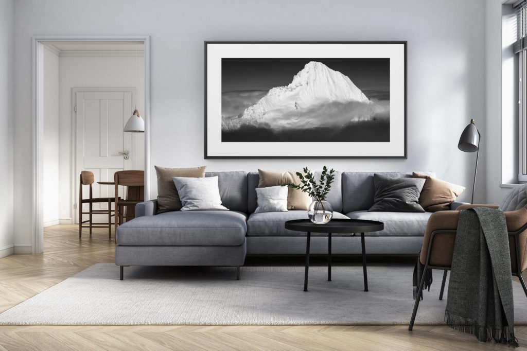 décoration intérieur salon rénové suisse - photo alpes panoramique grand format - Photo de montagne noir et blanc - Bietschhorn sommet du valais avec neige