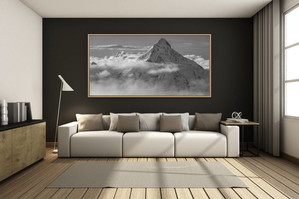 déco salon chalet rénové de montagne - photo montagne grand format -  - Bietschhorn- Monte Leone - tableau photo panoramique noir et blanc d'un paysage de montagne suisse