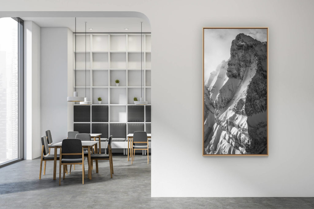 décoration intérieur moderne contemporain - photo de montagne grand format vertical - Cîme de l'Est Dents du midi - photo montagne ancienne sous la neige