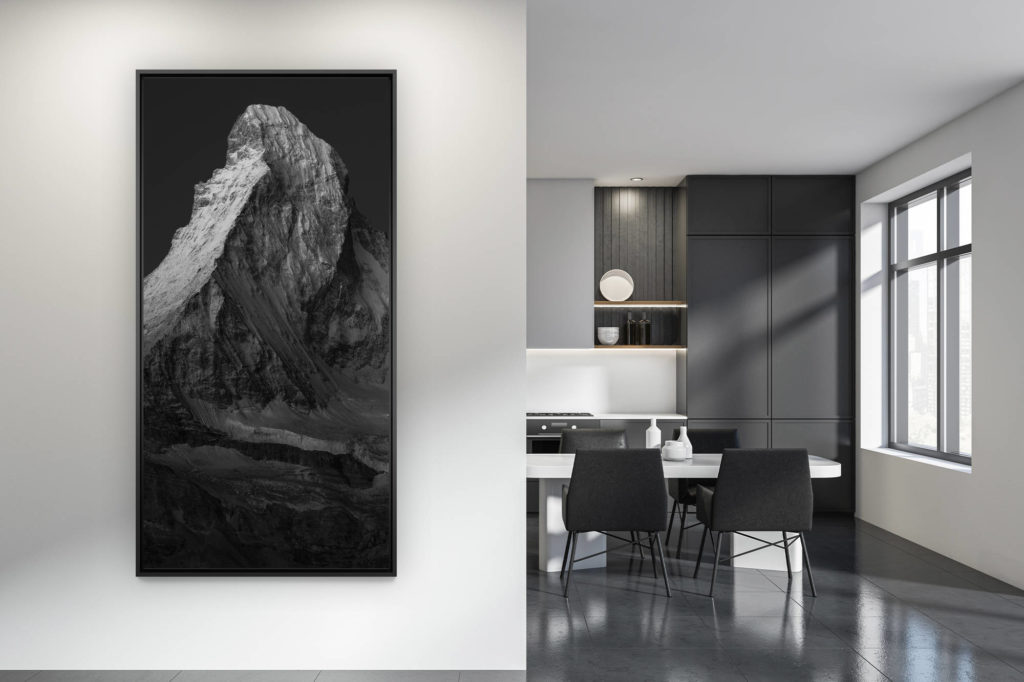 décoration cuisine contemporaine - photo montagne grand format noir et blanc - Mont Cervin Matterhorn - Image de paysage de montagne rocheuse et enneigée en noir et blanc dans les Alpes de Suisse - Vertical montagne