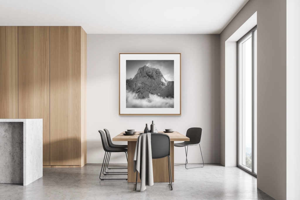 décoration moderne cuisine rénovée chalet suisse - photo de montagne - Grand Muveran - Image de montagne noir et blanc après une tempête de neige en hiver - Villars-sur-Ollon