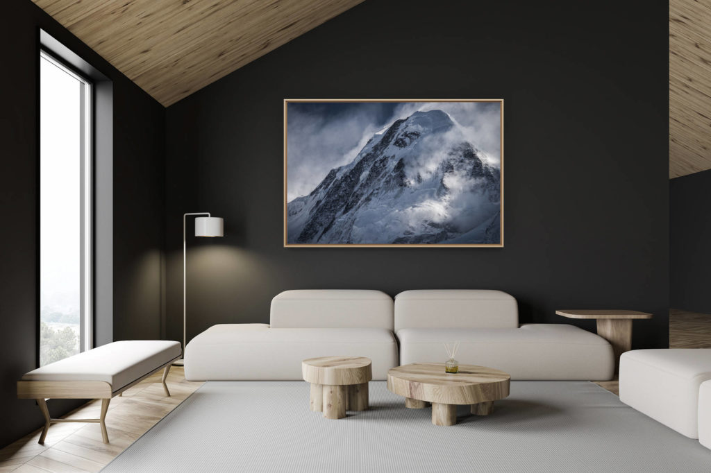 décoration chalet suisse - intérieur chalet suisse - photo montagne grand format - Sommet du Lyskamm dans une mer de nuage - Image de montagne rocheuse enneigée en hiver dans les Alpes Valaisannes à Zermatt