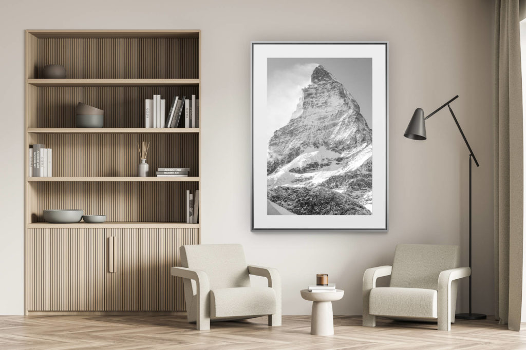 décoration murale salon - photo montagne alpes suisses noir et blanc - Matterhorn - la plus belle montagne de Suisse dans le vent et les nuages  des Alpes valaisannes