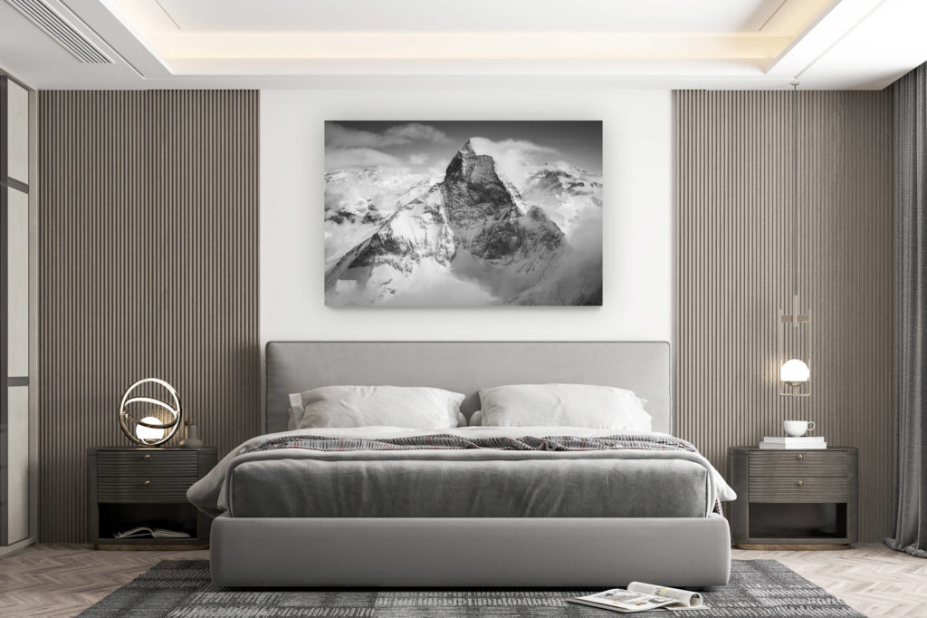 décoration murale chambre design - achat photo de montagne grand format - Matterhorn Mont Cervin noir et blanc - Sommet des Alpes Valaisannes suisses - Arête ouest dans les nuages