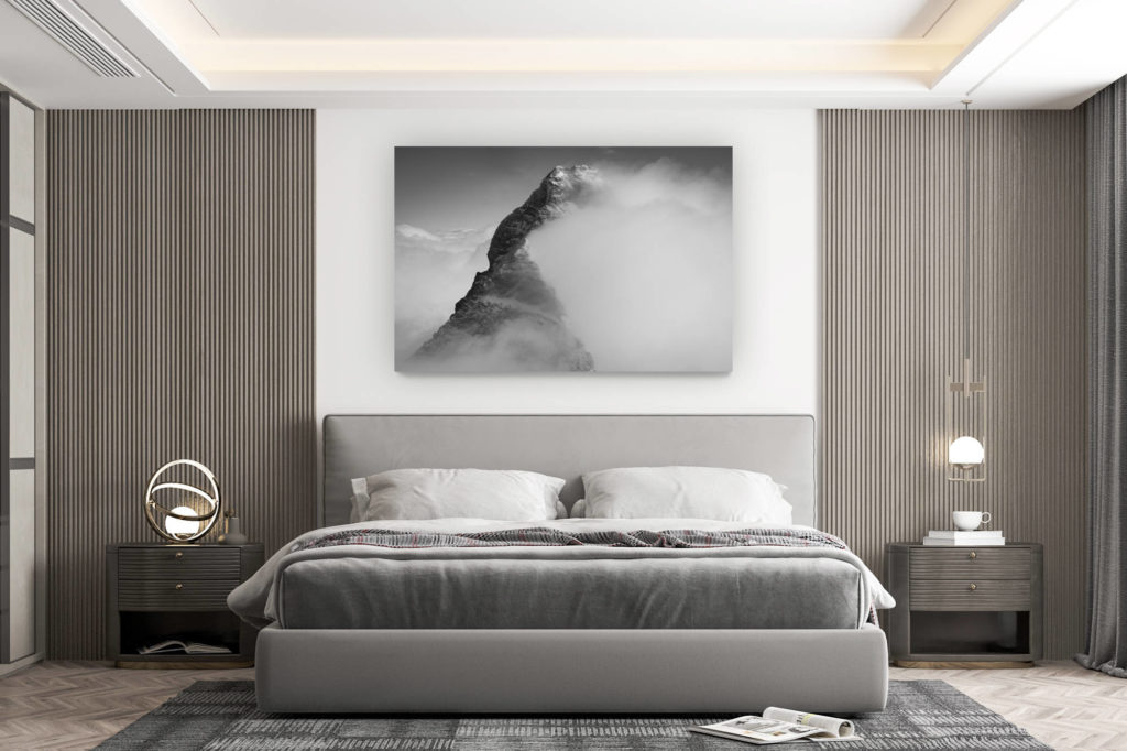 décoration murale chambre design - achat photo de montagne grand format - Mont Cervin dans une mer de nuages noir et blanc- Matterhorn Pic Thyndall du Cervin et sur le sommet de l'arrête du Lion, voie italienne