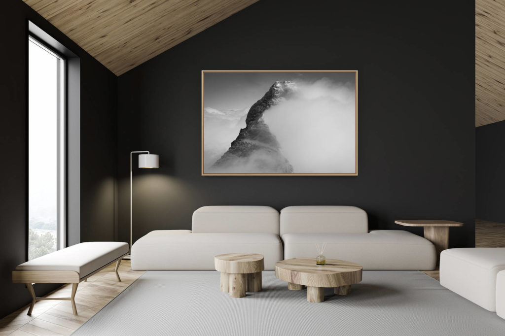 décoration chalet suisse - intérieur chalet suisse - photo montagne grand format - Mont Cervin dans une mer de nuages noir et blanc- Matterhorn Pic Thyndall du Cervin et sur le sommet de l'arrête du Lion, voie italienne