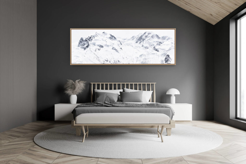 décoration chambre adulte moderne dans petit chalet suisse- photo montagne grand format - Mont Rose - Image paysage de montagne du massif montagneux en neige  du Monte Rosa en noir et blanc - Lyskamm