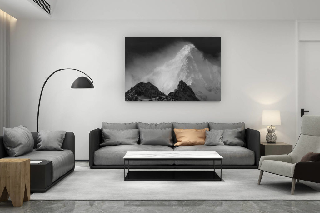 décoration salon contemporain suisse - cadeau amoureux de montagne suisse - Obergabelhorn Zermatt - Pic de montagne dans le brouillard et la brume au sommet des Alpes Valaisannes