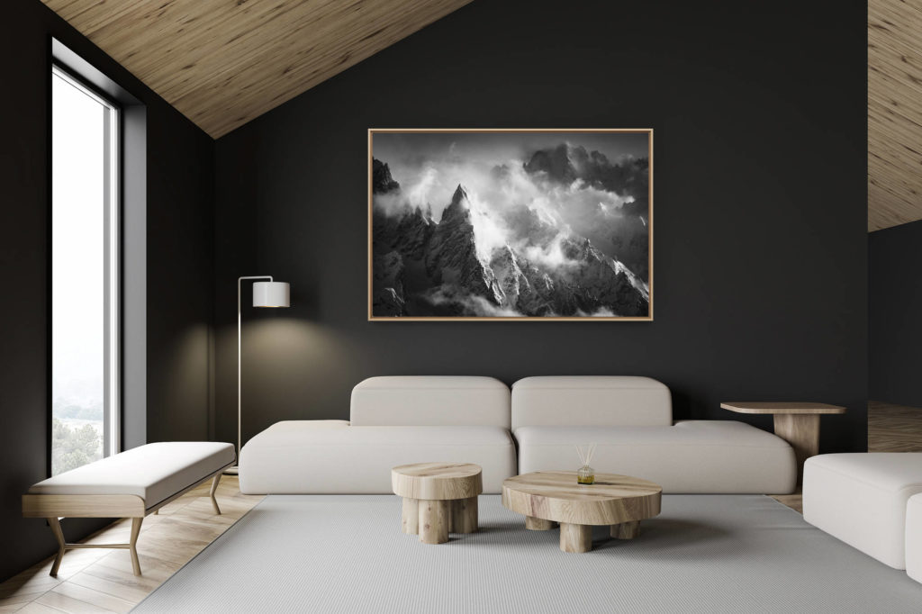 décoration chalet suisse - intérieur chalet suisse - photo montagne grand format - Photo montagne chamonix - Peuterey - Aiguille Verte dans une mer de nuage et de brouillard en montagne