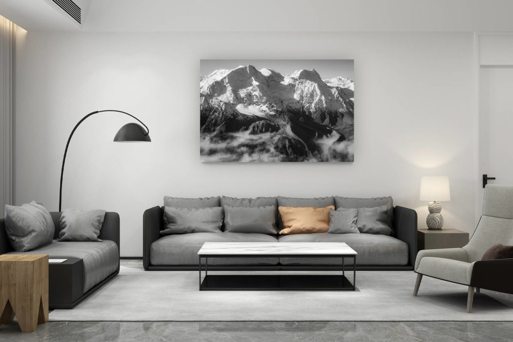 décoration salon contemporain suisse - cadeau amoureux de montagne suisse - Pigne - Cheillon - Mont Blanc - Photo de sommets de montagne enneigés en noir et blanc sous le soleil dans les alpes Valaisannes de SUisse