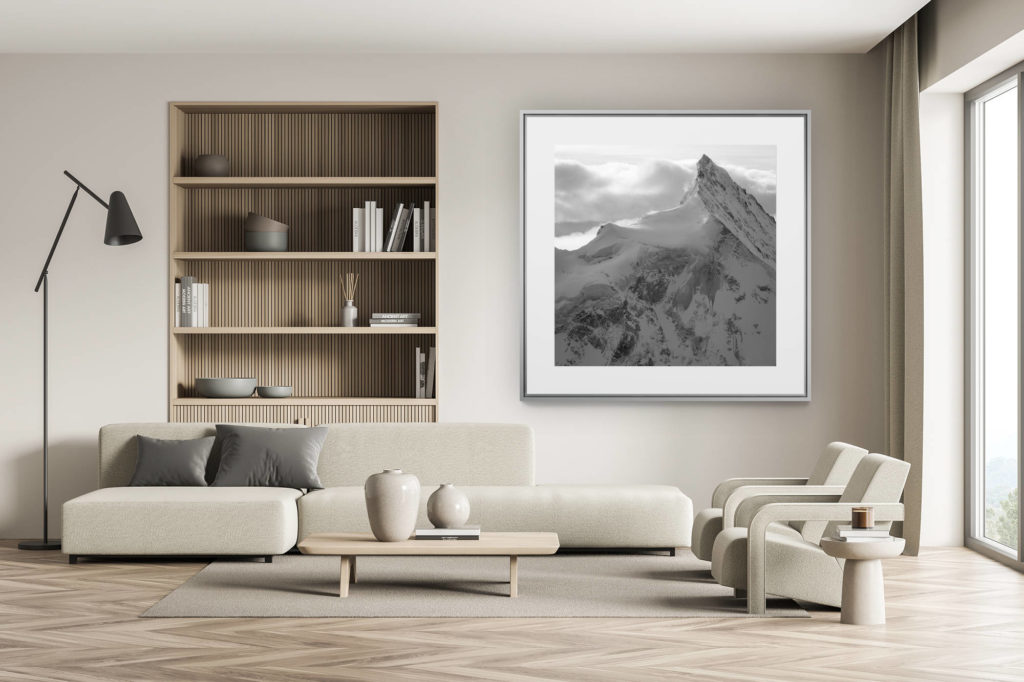 décoration chalet suisse - intérieur chalet suisse - photo montagne grand format - Photo noir et blanc de montagne enneigée et du Zinalrothorn depuis le Val d'Anniviers après une tempête de neige