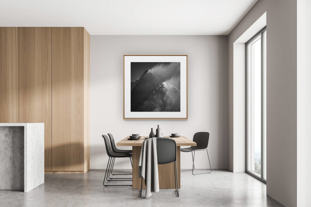 décoration moderne cuisine rénovée chalet suisse - photo de montagne - Doldenhorn - Sommet des alpes bernoises en noir et blanc