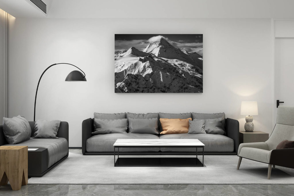 décoration salon contemporain suisse - cadeau amoureux de montagne suisse - Photo noir et blanc de la Dent Blanche - Photo de la Reine des alpes - Photographie Dent Blanche et Grand Cornier - Enchaînement d’arêtes Tsa de l’Ano, Mourti, Bricola et la Dent Blanche