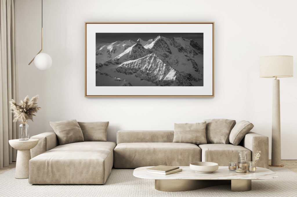 décoration salon clair rénové - photo montagne grand format - panorama sur les montagne de st moritz dans le canton des grisons - oeuvre art noir et blanc