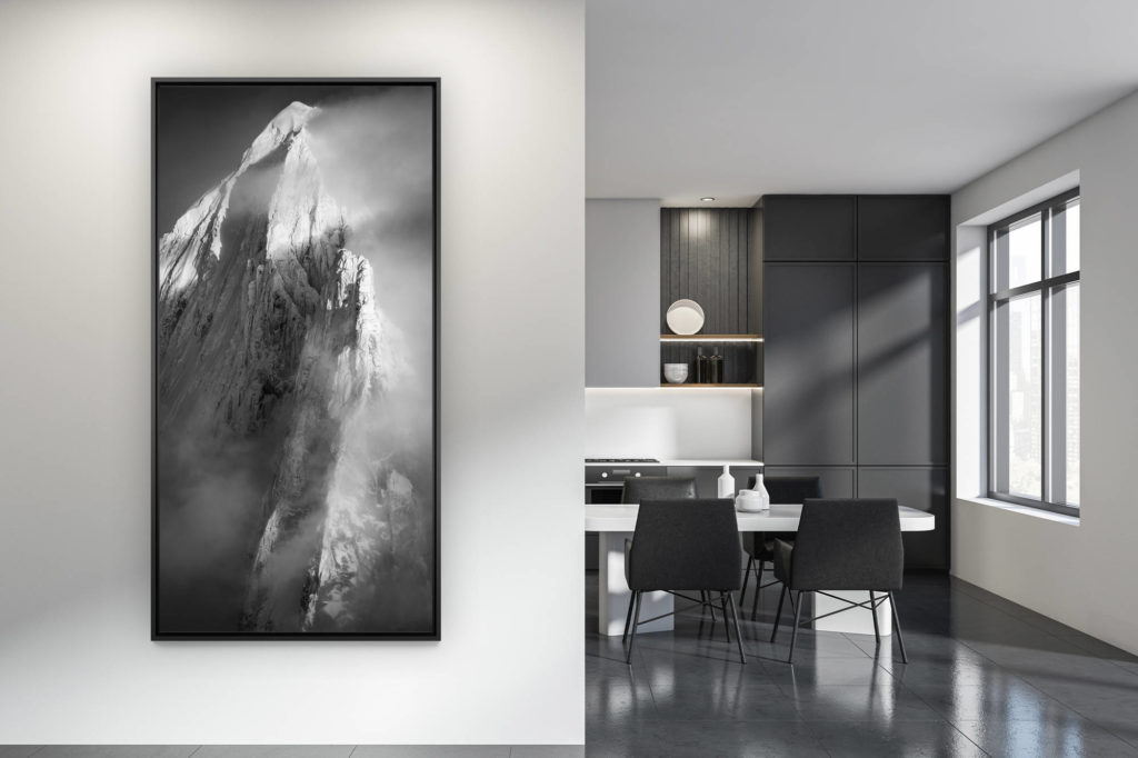 décoration cuisine contemporaine - photo montagne grand format noir et blanc - Photo des Drus verticale - Aiguille Verte ennneigée - Aiguille des Drus givrés - Chamonix