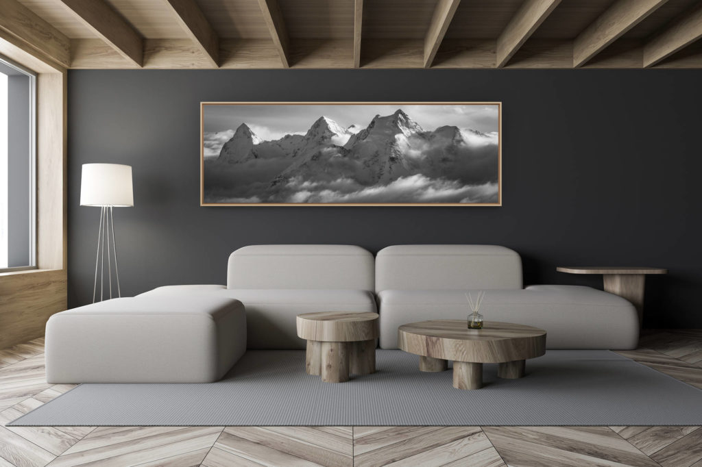 décoration salon chalet moderne - intérieur petit chalet suisse - photo montagne noir et blanc grand format - Photo panoramique des alpes bernoises. Photo panoramique noir et blanc de l'Eiger, Monch et Jungfrau