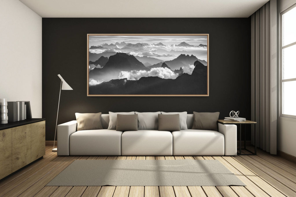 déco salon chalet rénové de montagne - photo montagne grand format -  - Panorama noir et blanc des Alpes Bernoises en Suisse - Vue des sommets de montagne des Alpes Bernoises et Vaudoise au dessus d'une mer de nuage