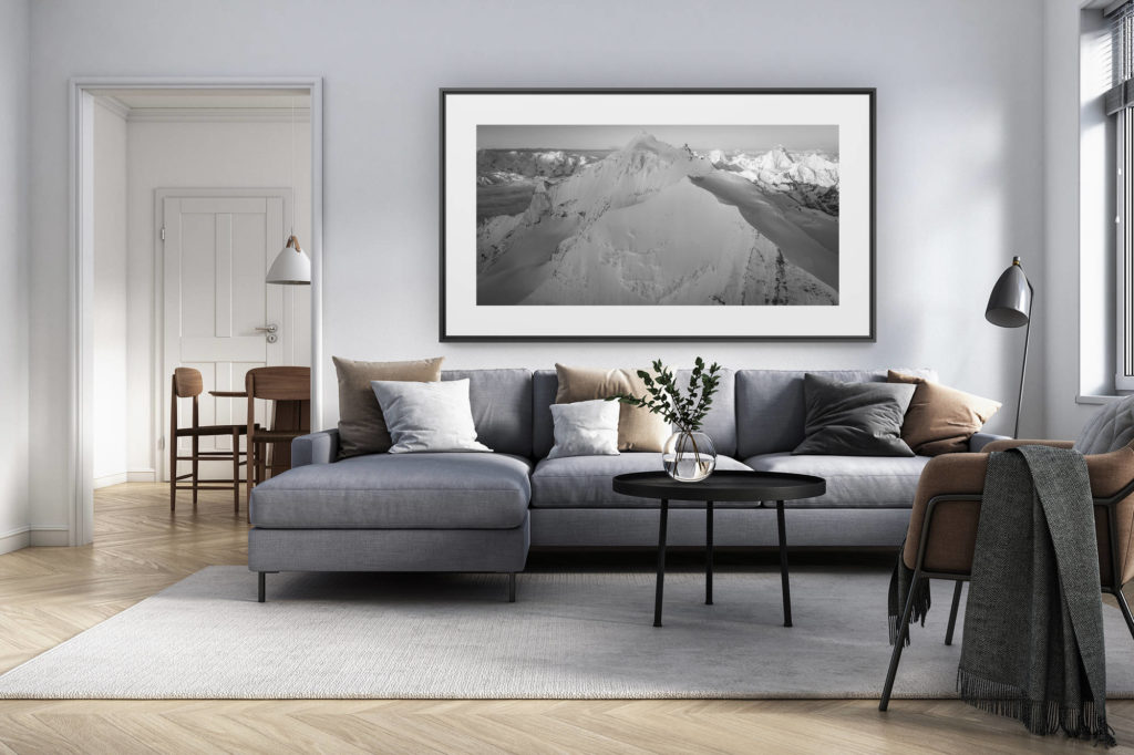 décoration intérieur salon rénové suisse - photo alpes panoramique grand format - image panoramique de montagne en noir et blanc des alpes valaisannes - Weisshorn - Bishorn face Nord - Dent Blanche et Breithorn