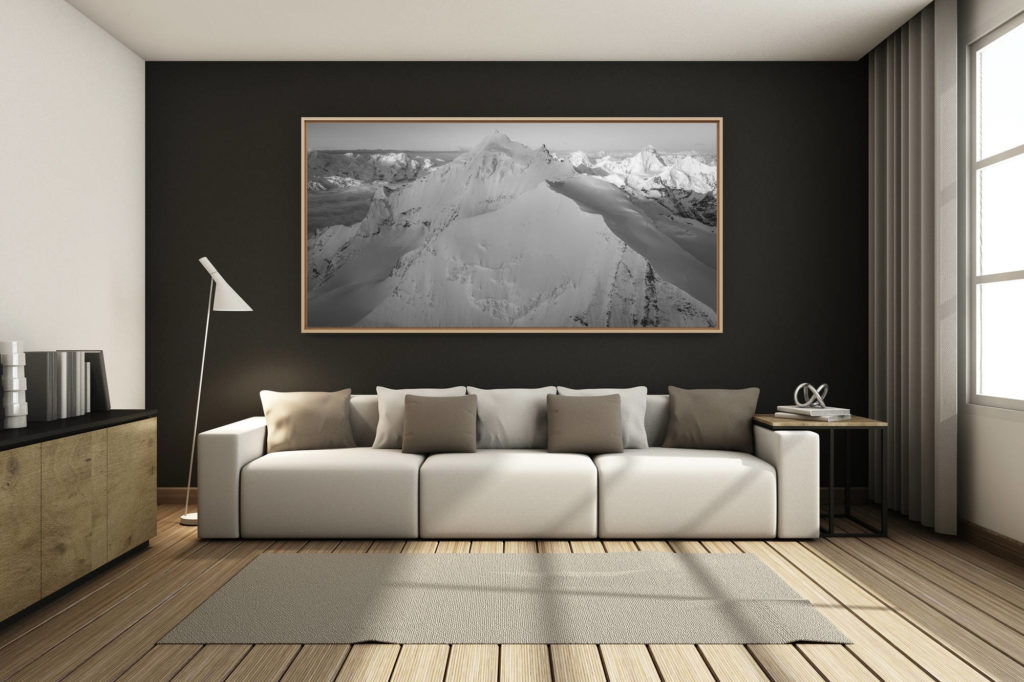 déco salon chalet rénové de montagne - photo montagne grand format -  - image panoramique de montagne en noir et blanc des alpes valaisannes - Weisshorn - Bishorn face Nord - Dent Blanche et Breithorn