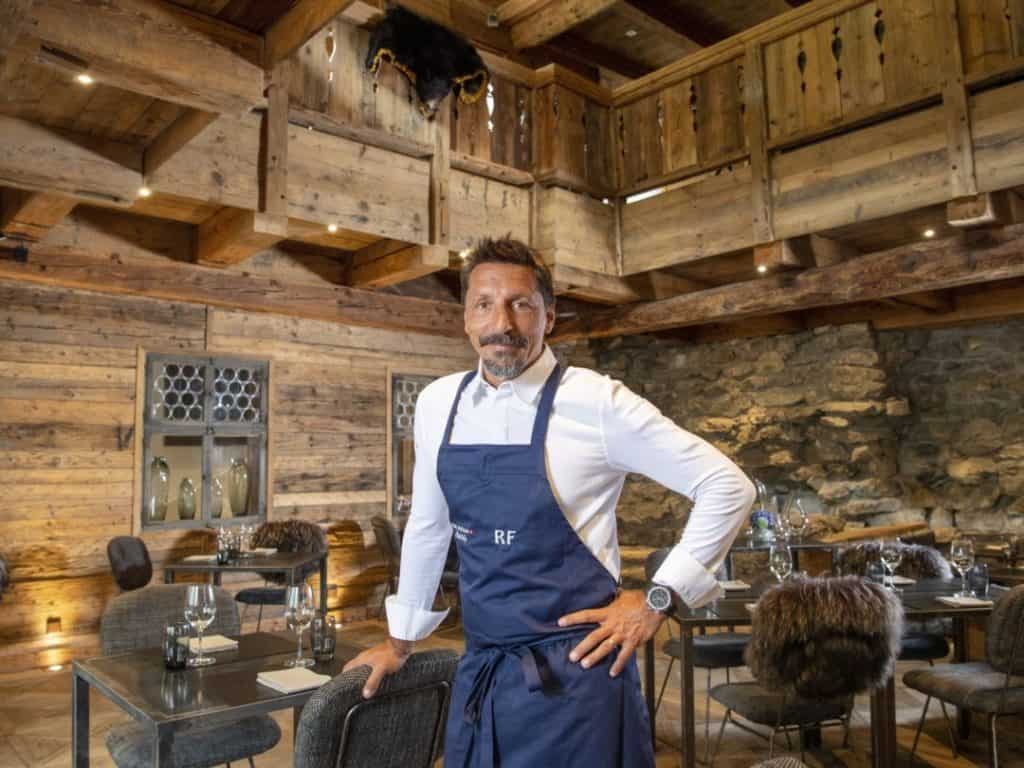 Portrait de Franck Reynaud, chef de cuisine du restaurant gastronomique Le Pas de l'Ours dans les Alpes