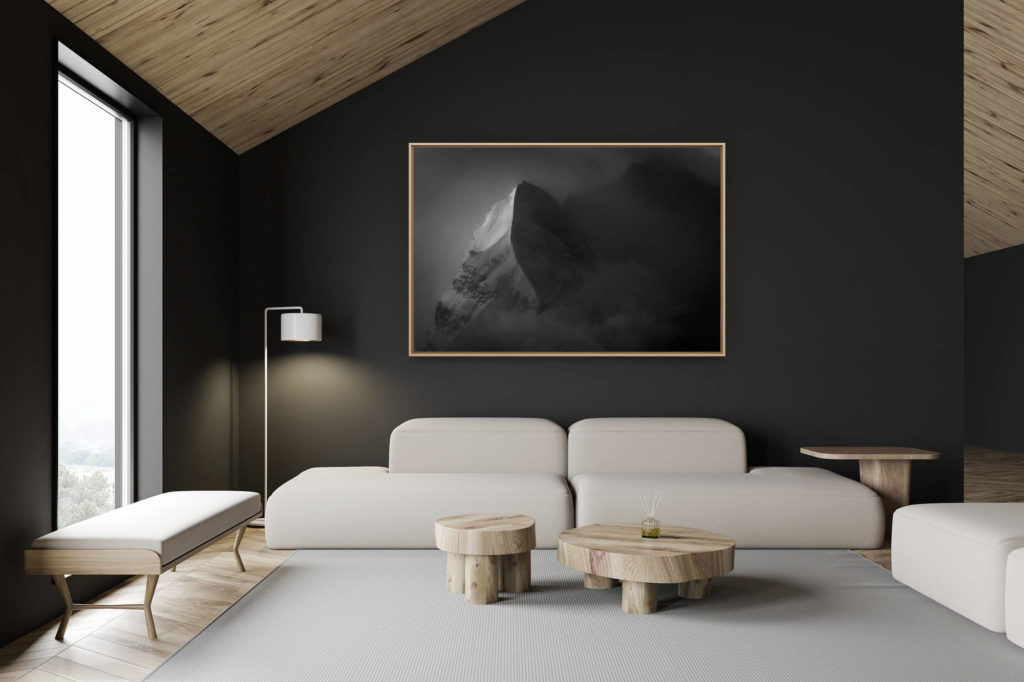 décoration chalet suisse - intérieur chalet suisse - photo montagne grand format - Sommet enneigé dans une mer de nuage - neige et soleil massif montagneux en noir et blanc - Aiguille du Croissant -  Grand Combin de Verbier