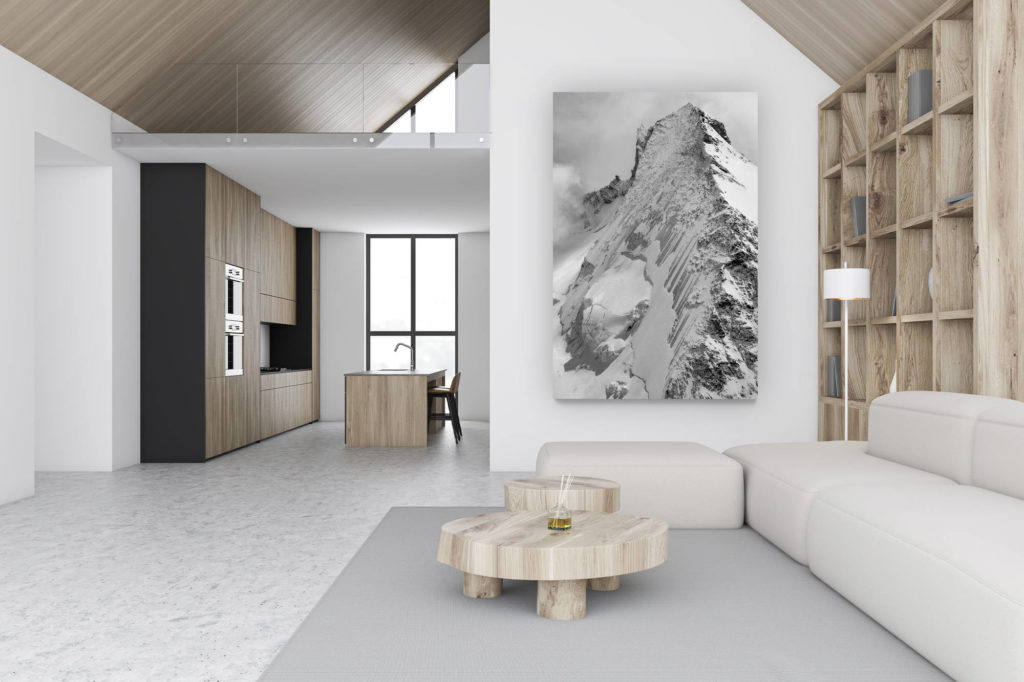 décoration chalet luxueux suisse - photo montagne grand format verticale - décoration murale design - Chamonix-Zermatt - Image de paysage de montagne en noir et blanc de la Dent d'Hérens depuis la tête blanche dans les Alpes en Suisse