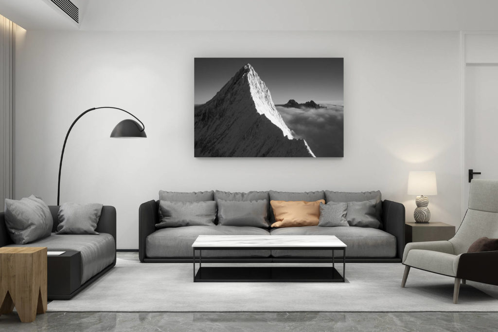 décoration salon contemporain suisse - cadeau amoureux de montagne suisse - photo finsteraarhorn alpes bernoises - mer de nuages - montagne enneigée noir et blanc - paysage suisse haute montagne