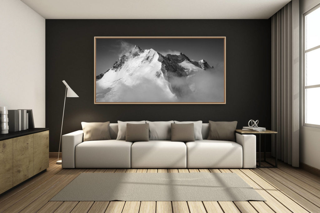 déco salon chalet rénové de montagne - photo montagne grand format -  - Image panoramique piz bernina - photo biancograt - Engadine Alpes Suisses - panorama noir et blanc montagne st-moritz