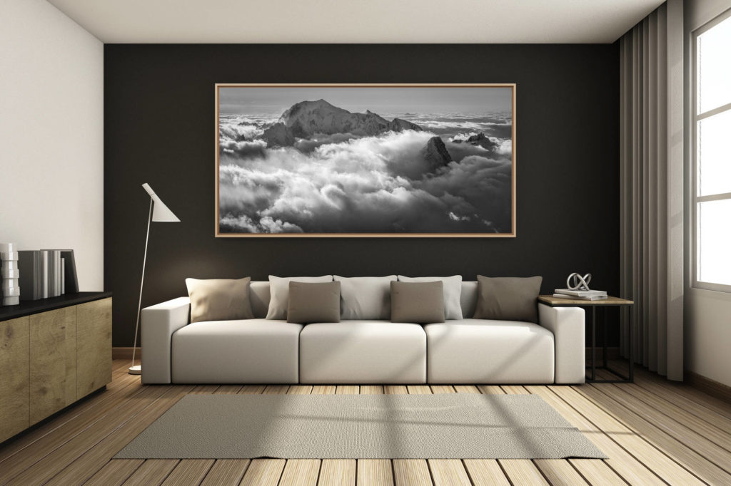 déco salon chalet rénové de montagne - photo montagne grand format -  - panorama mont-blanc aiguille du midi dans une mer de nuage - Photo zen Grandes Jorasses et l'Aiguille du Midi