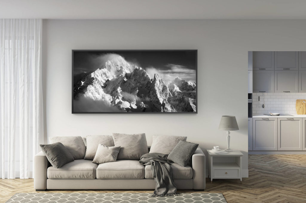 déco salon rénové - tendance photo montagne grand format - photo panorama mont blanc Piz Badile courmayeur - Mer de nuage et brouillard de montagne en noir et blanc dans les Alpes