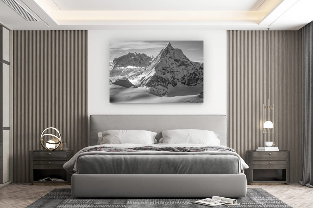 décoration murale chambre design - achat photo de montagne grand format - Monte Rosa - Matterhorn - Massif du Mont Rose et photo noir et blanc du Mont Cervin sous les rayons de soleil - Pointe Dufour sommet de Suisse.