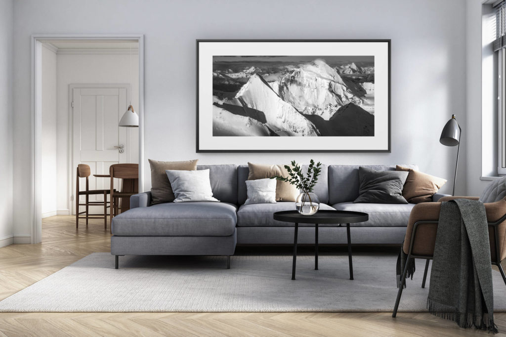 décoration intérieur salon rénové suisse - photo alpes panoramique grand format - photo de montagne noir et blanc Obergabelhorn - Dent d'Hérens - Grivola