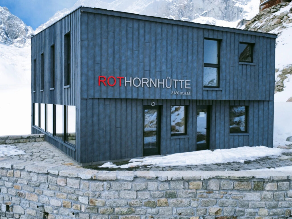 Photograph of the new Rothorn hut