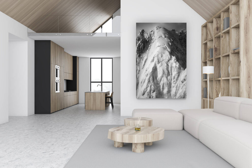 décoration chalet luxueux suisse - photo montagne grand format verticale - décoration murale design - photo aiguille verte couloirs couturier et cordier chamonix