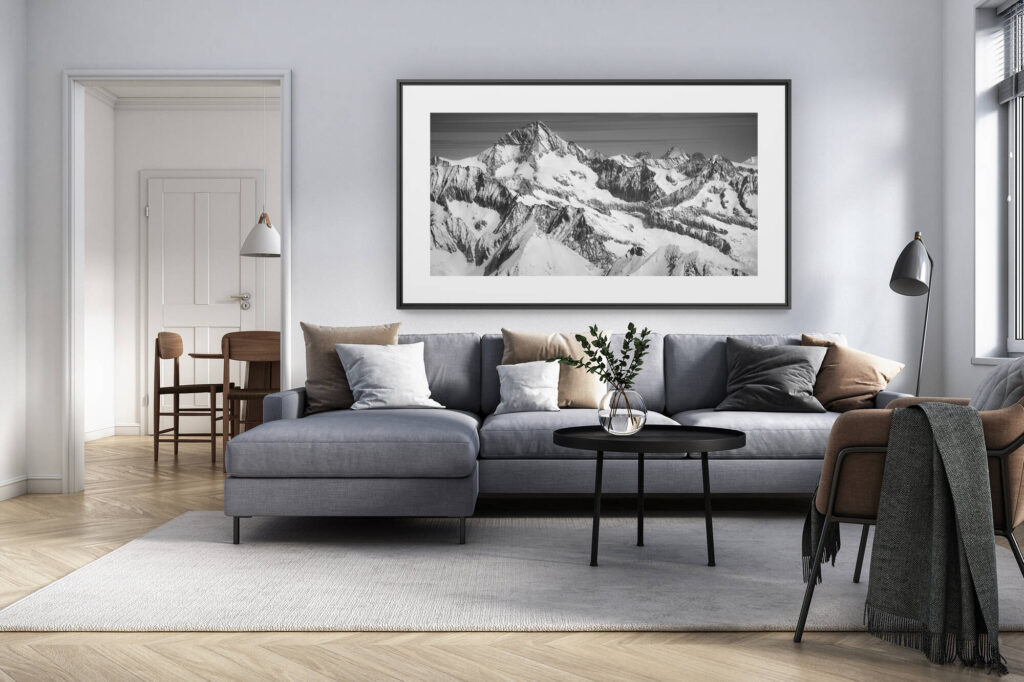 décoration intérieur salon rénové suisse - photo alpes panoramique grand format - Aletschhorn et Alpes bernoises noir et blanc - Photo des sommets Alpes et des massif montagneux de Suisse