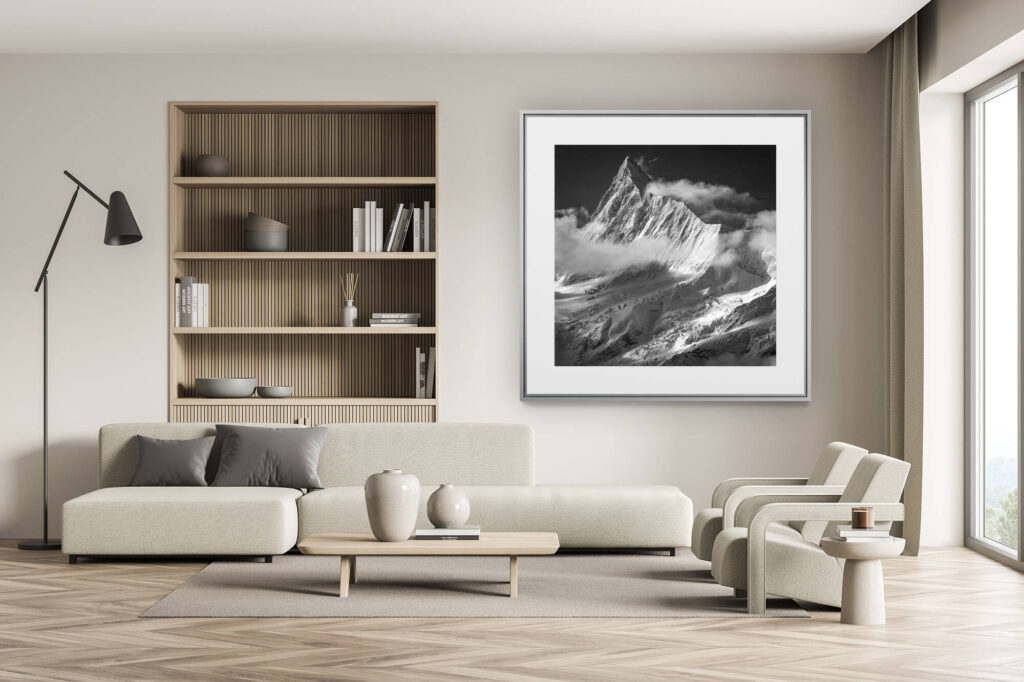 décoration chalet suisse - intérieur chalet suisse - photo montagne grand format - Finsteraarhorn - Image noir et blanc d'un glacier de montagne dans les Alpes Bernoises en Suisse