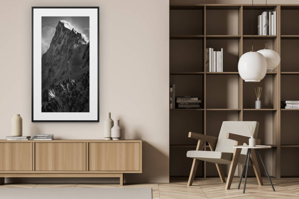 décoration murale verticale dans intérieur moderne bois - photo montagne noir et blanc - Grandes Jorasses - image de montagne face nord grandes jorasses - photo montagne sous la neige